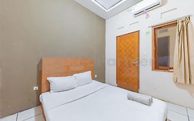 OYO 1340 Wisma Alamanda